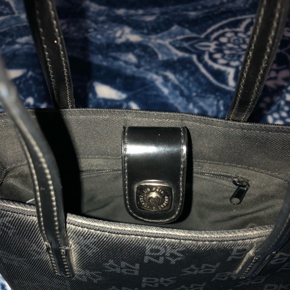 MINI DKNY PUSRE - Picture 2 of 3